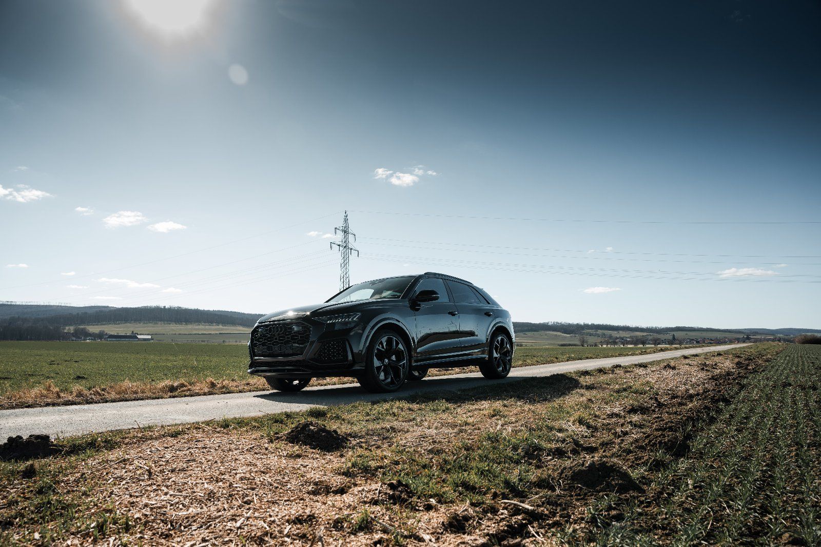 Audi RSQ8 von L.M Car Rental